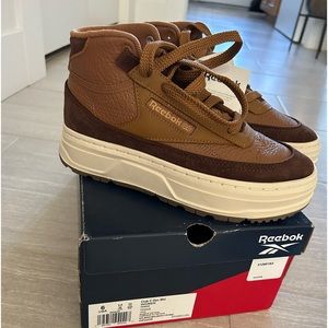 New in box Reebok club C Geo mid sneakers